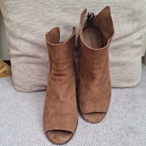 Lucky Brand LK-URBI Tan Suede Peep-Toe Booties